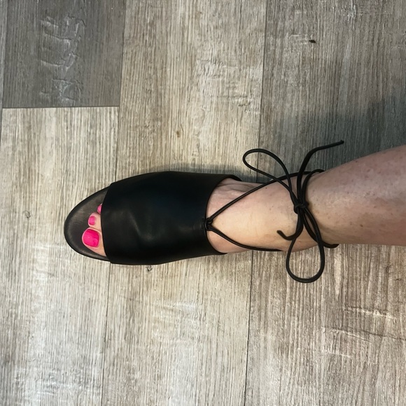 Vince Black Sandals with Open Back Design and lace up ankle wrap - Picture 6 of 8